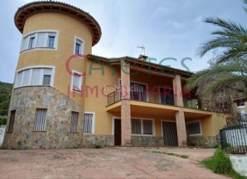 House 4 Bedrooms in Barraca de Aguas Vivas