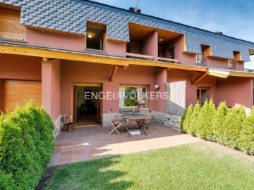 House 4 Bedrooms in Prats