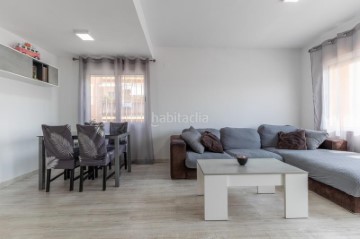 House 4 Bedrooms in Benavites