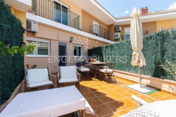 House 5 Bedrooms in Masarrochos/Massarrojos