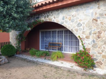 House 4 Bedrooms in Els Hostalets