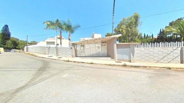 House 3 Bedrooms in Urb. San Patricio