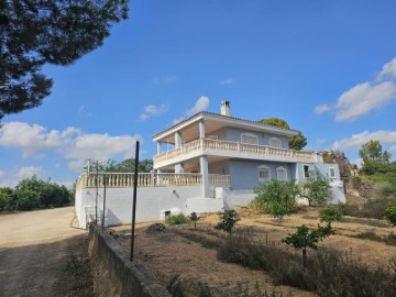 House 4 Bedrooms in Cheste