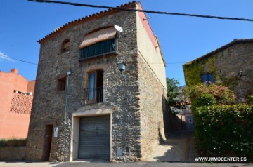 House 4 Bedrooms in Palau-Saverdera