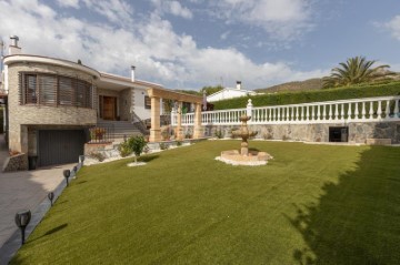 Casa o chalet 4 Habitaciones en Urbanización Valle del Puntal