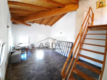 Apartamento em Casc Urbà