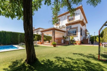 Casa o chalet 4 Habitaciones en Huétor Vega