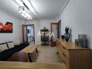 Apartment 3 Bedrooms in Sant Josep-Zona Hospital