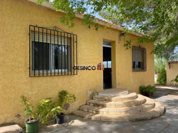 Maison 3 Chambres à Llombo