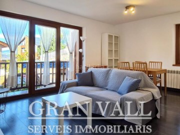 Apartment 3 Bedrooms in Sant Martí