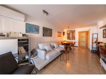 Apartment 4 Bedrooms in Sant Narcís