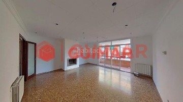 Apartment 4 Bedrooms in Plaça de Catalunya