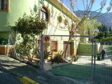 House 5 Bedrooms in Beniatjar