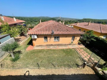 Maison 4 Chambres à Les Roques