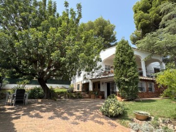 House 5 Bedrooms in Corral Nou - Montros - Estepar