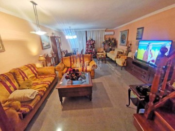 House 5 Bedrooms in Tossal