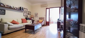 Apartment 4 Bedrooms in Eixample