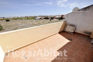 House 4 Bedrooms in P. Ind. El Bobalar