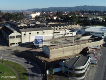 Bâtiment industriel / entrepôt à Avidos e Lagoa
