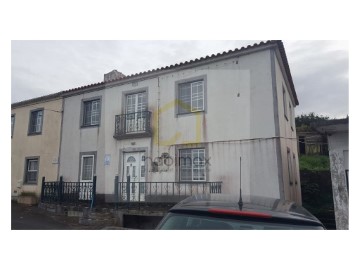 House 4 Bedrooms in Lajes das Flores