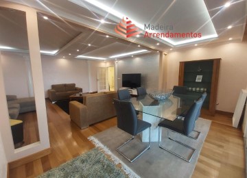 Apartamento 4 Quartos em Funchal (São Pedro)