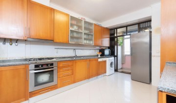 Apartamento 3 Quartos em Carnide