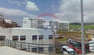 Bâtiment industriel / entrepôt à Ponta Delgada (São Pedro)