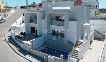 House 3 Bedrooms in Ferragudo