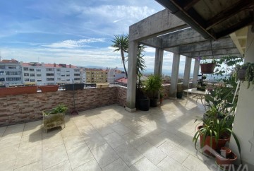 Apartment 2 Bedrooms in Santo António