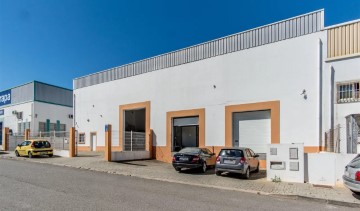 Bâtiment industriel / entrepôt à Estômbar e Parchal
