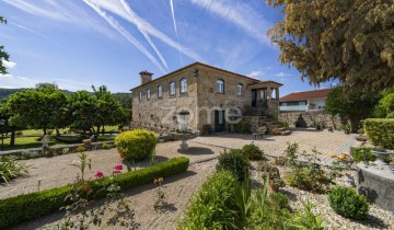 Quintas e casas rústicas 4 Quartos em Arnoso (Santa Maria e Santa Eulália) e Sezures