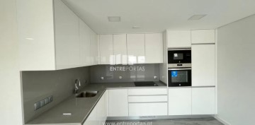 Apartment 3 Bedrooms in Areosa