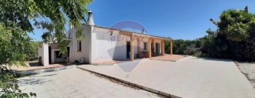 House 3 Bedrooms in Moncarapacho e Fuseta