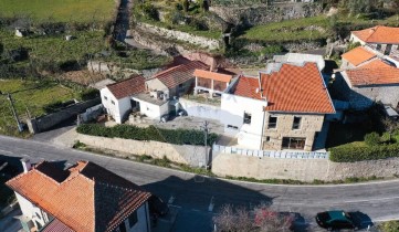 House 3 Bedrooms in Campelo e Ovil