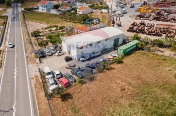 Bâtiment industriel / entrepôt à Atalaia e Alto Estanqueiro-Jardia