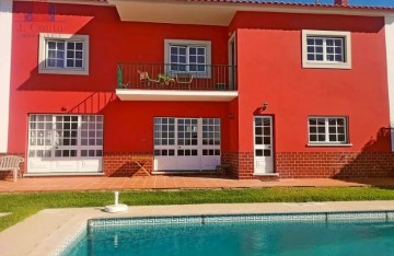 House 5 Bedrooms in Santo Onofre e Serra do Bouro