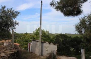 Quintas e casas rústicas em Cebolais de Cima e Retaxo