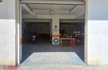 Garagem em Santo Onofre e Serra do Bouro