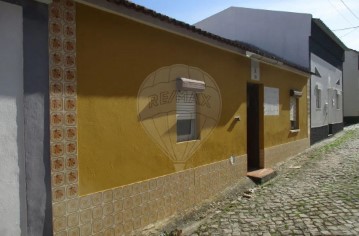 Moradia 2 Quartos em São Pedro