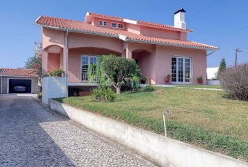 Maison 5 Chambres à Esgueira