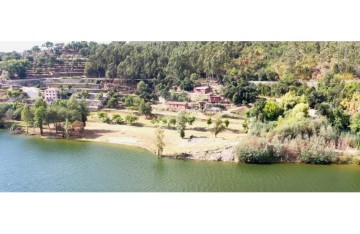 Quintas e casas rústicas em Foz do Sousa e Covelo