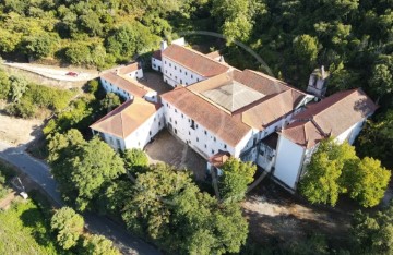Quintas e casas rústicas em Santa Clara e Castelo Viegas
