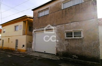 House 3 Bedrooms in Bombarral e Vale Covo