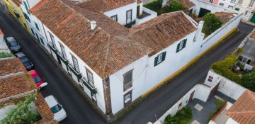 Moradia 6 Quartos em Ponta Delgada (São Sebastião)