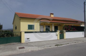 House 3 Bedrooms in São João Baptista e Santa Maria dos Olivais