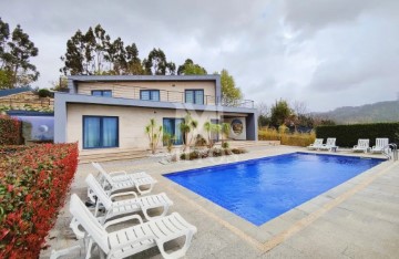 House 5 Bedrooms in Poiares