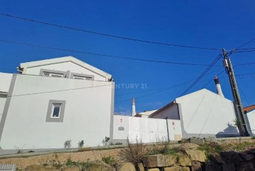 House 5 Bedrooms in Usseira