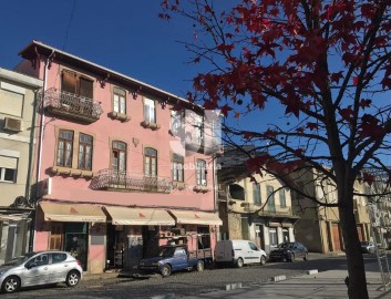 Prédio em União das freguesias de Vila Real