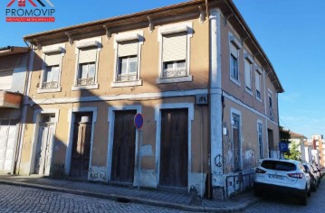 Casa o chalet 4 Habitaciones en St.Tirso, Couto (S.Cristina e S.Miguel) e Burgães
