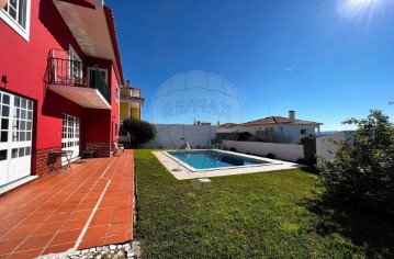 House 5 Bedrooms in Santo Onofre e Serra do Bouro